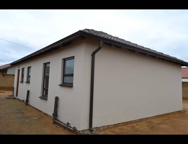 3 BEDROOM COMPLEX FOR SALE IN KYA SANDS